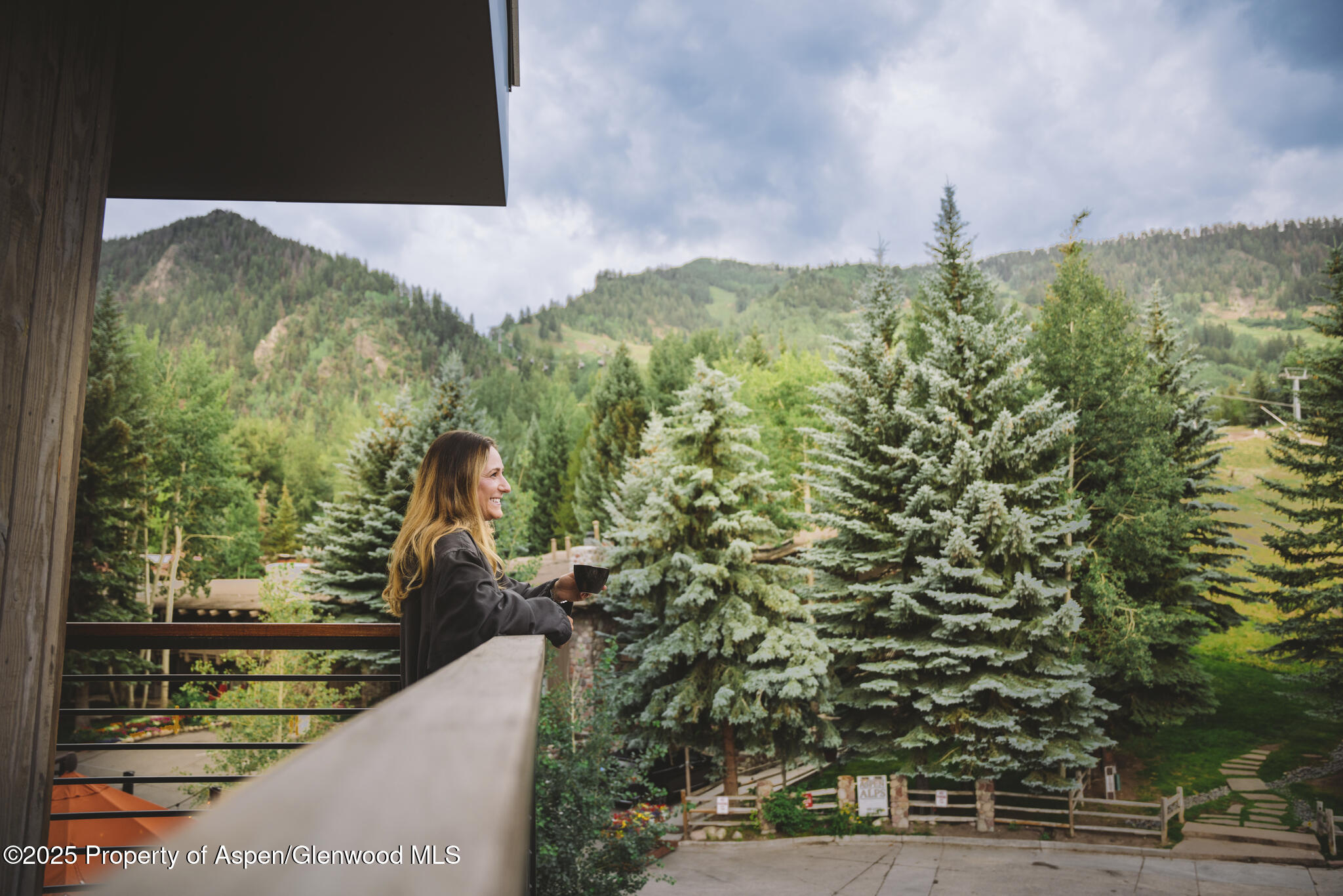 550 S Spring Street, F2-1, Aspen Unit: F2-1