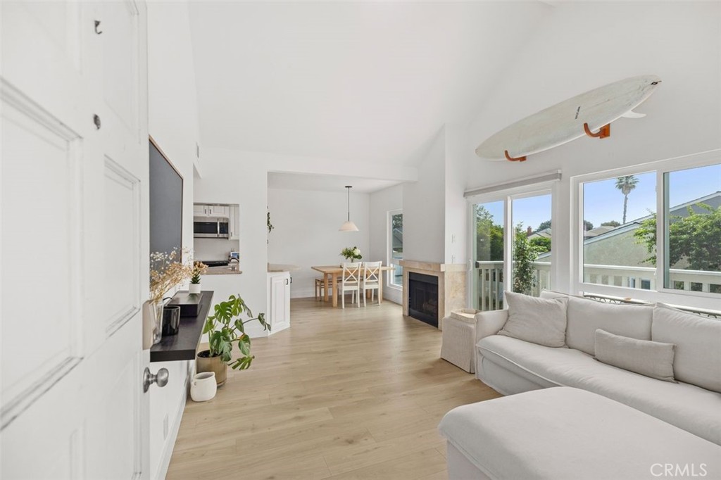 24094 Paseo Corona