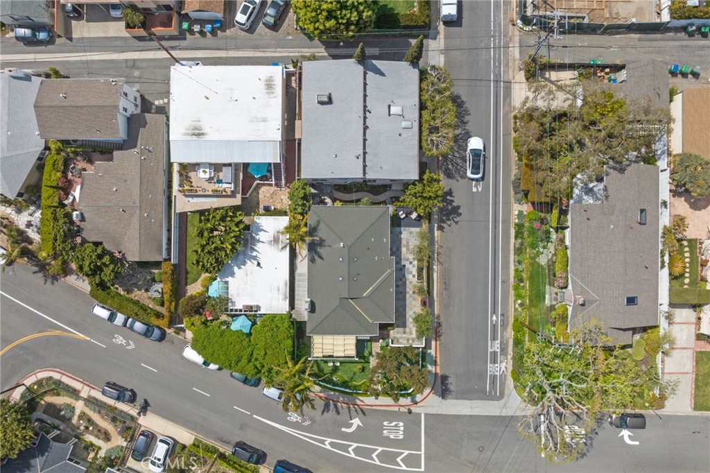 215 Monterey Studio
