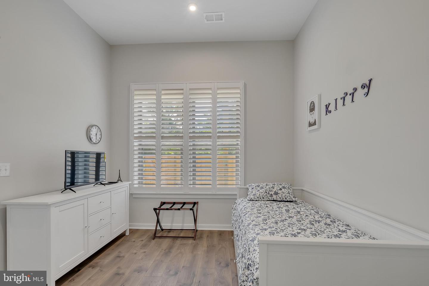 2603 Loganberry Dr