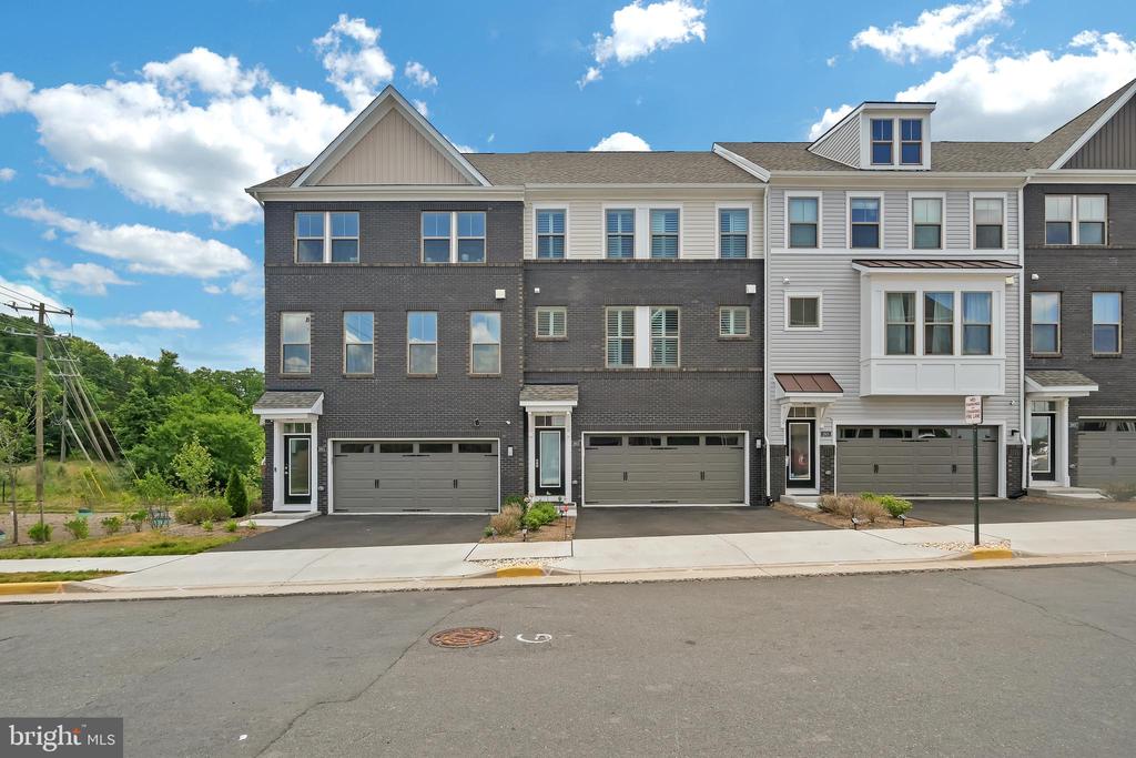2603 LOGANBERRY DRIVE
