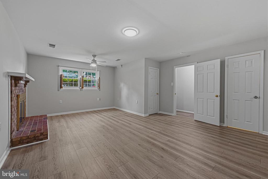 11323 CROMWELL COURT