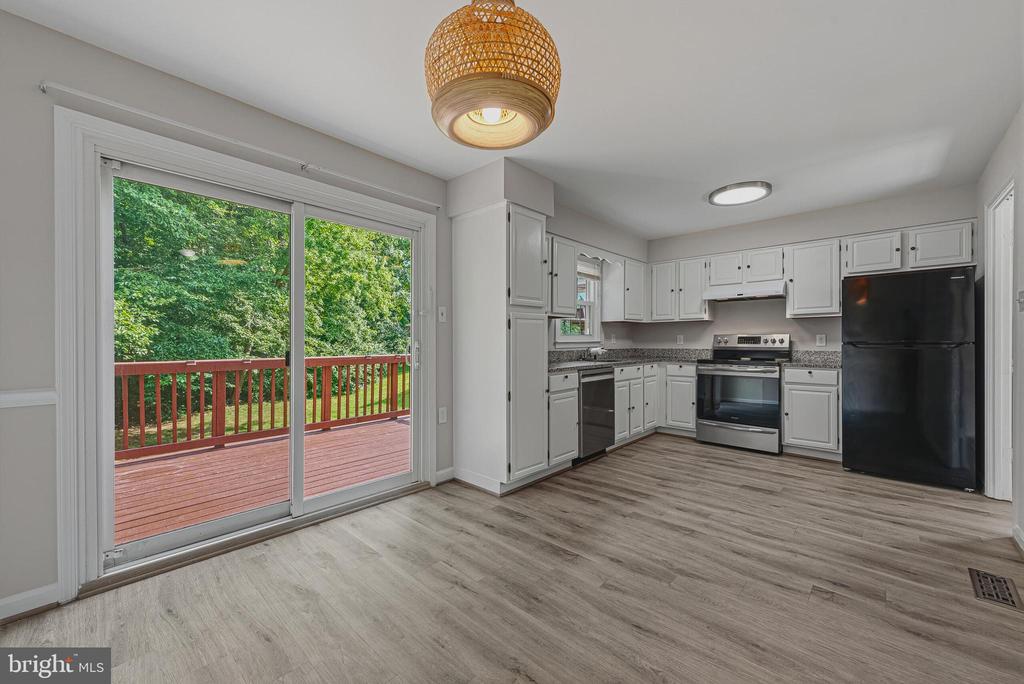 11323 CROMWELL COURT