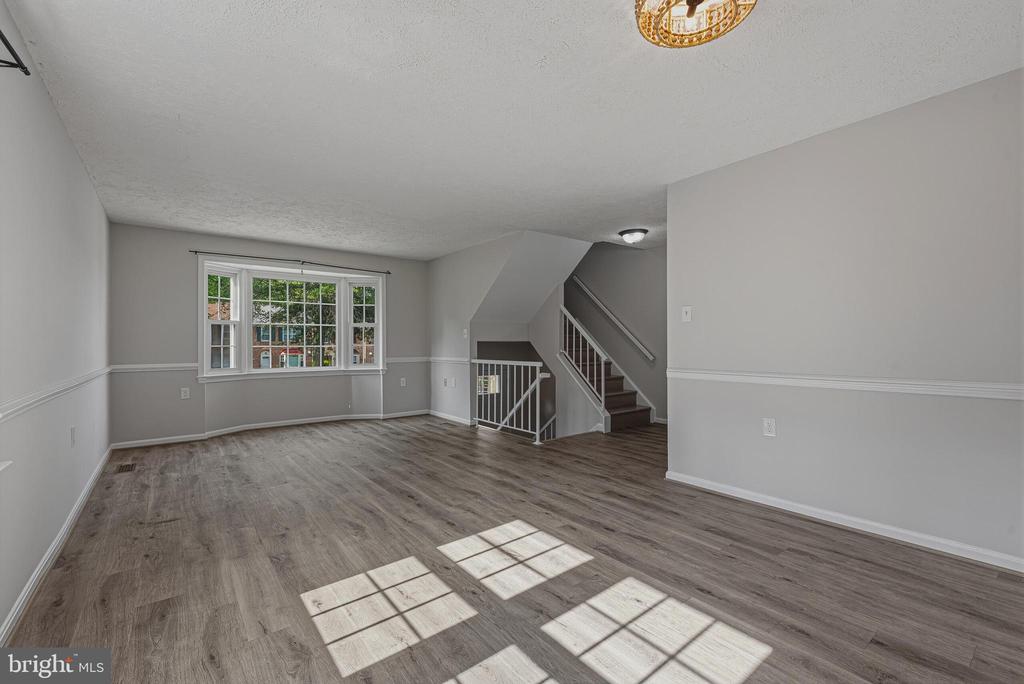11323 CROMWELL COURT