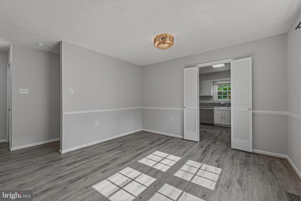 11323 CROMWELL COURT