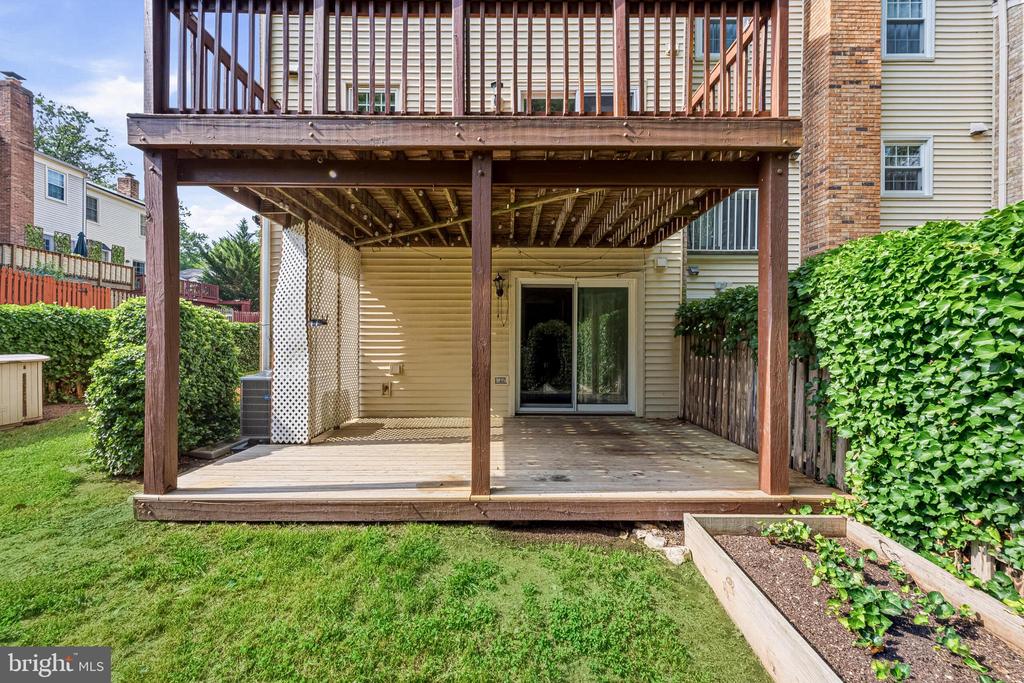 11323 CROMWELL COURT