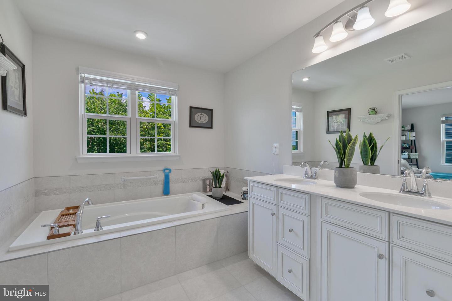 8903 Maple Run Dr