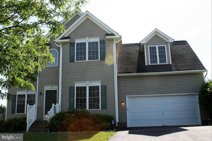 4 ROCHELLE COURT