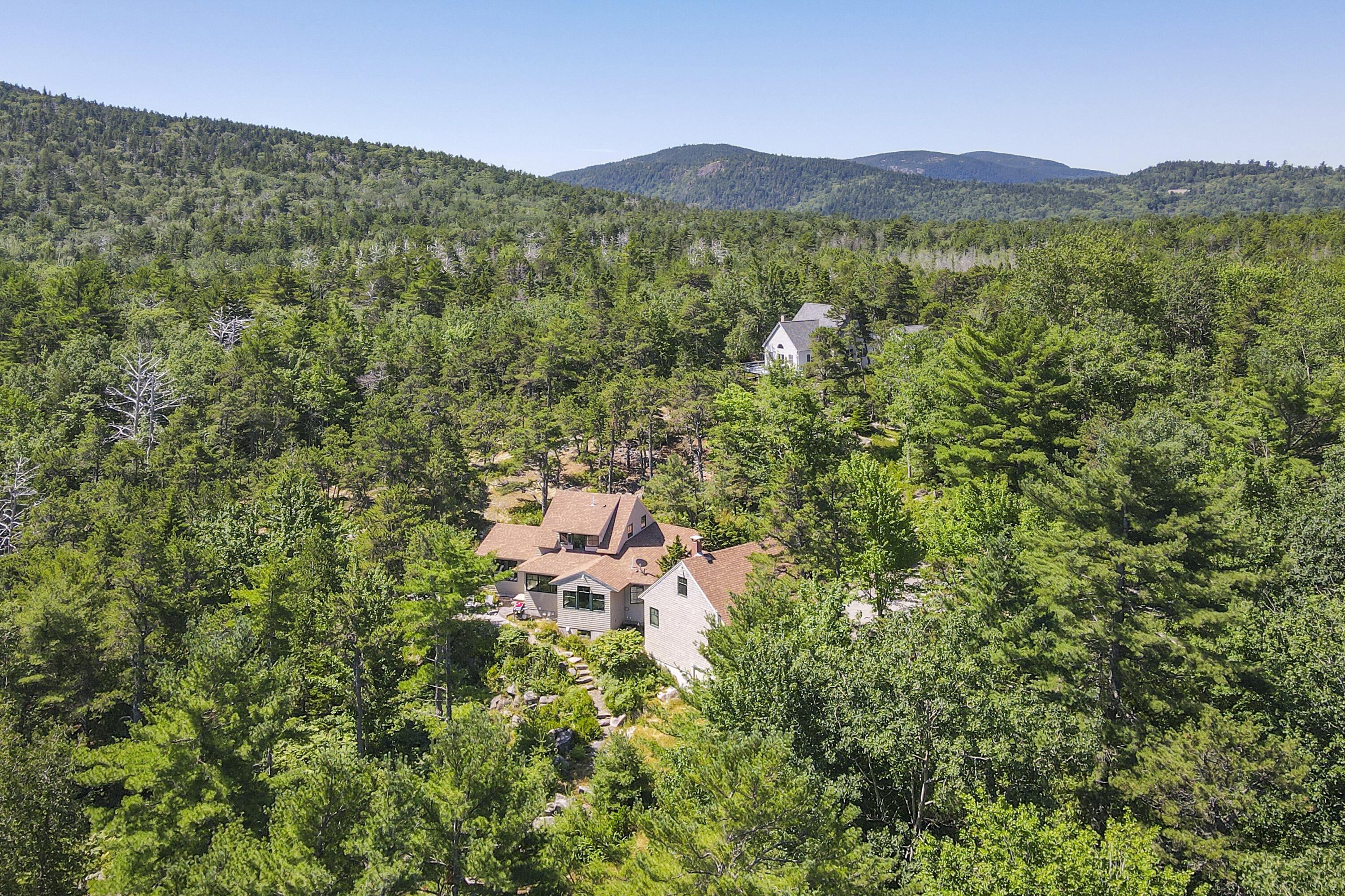 18 Pine Ledge Lane