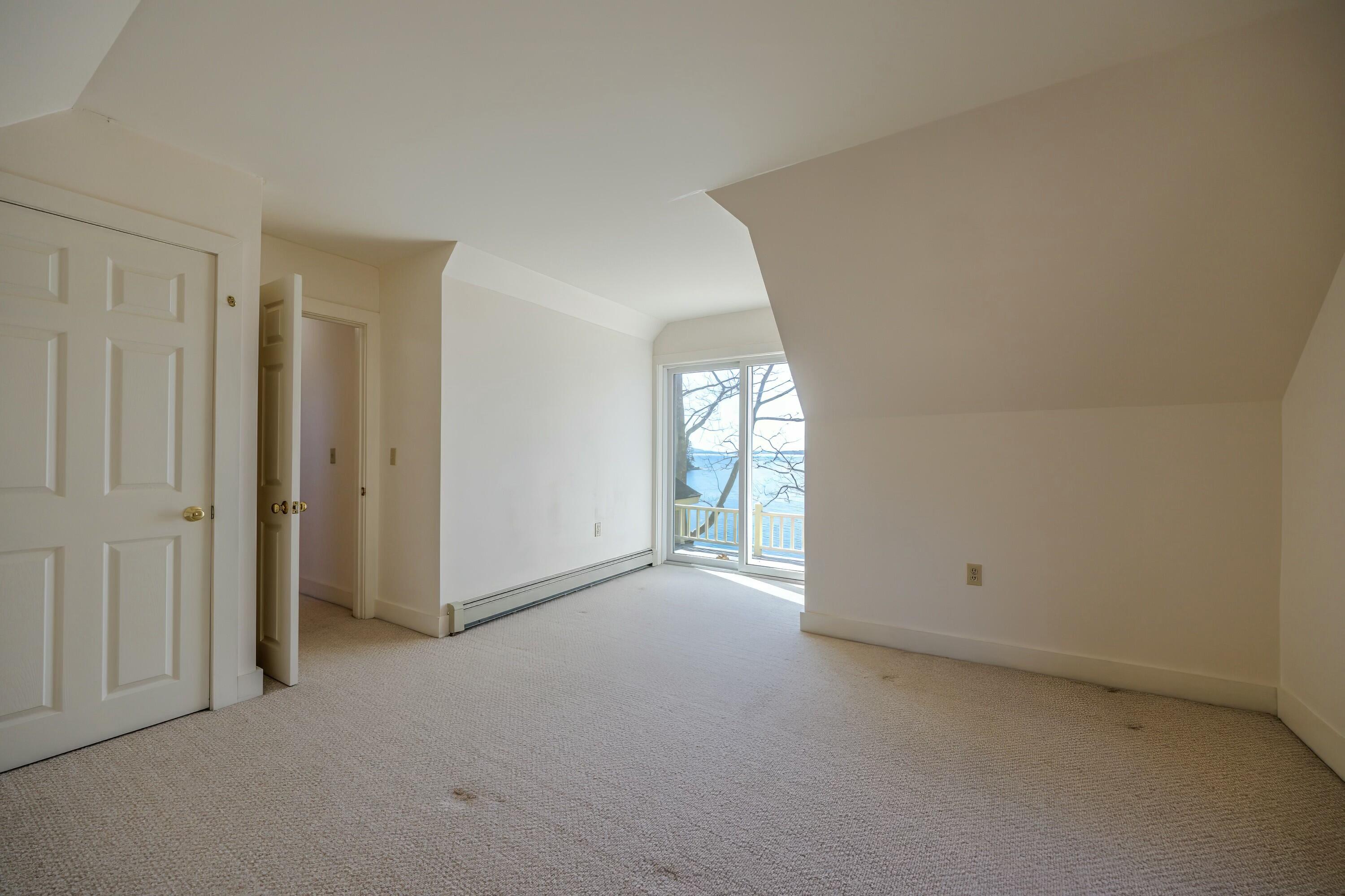 914 Surry Road