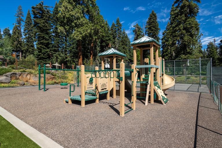 1877 North Lake Boulevard Unit: 34