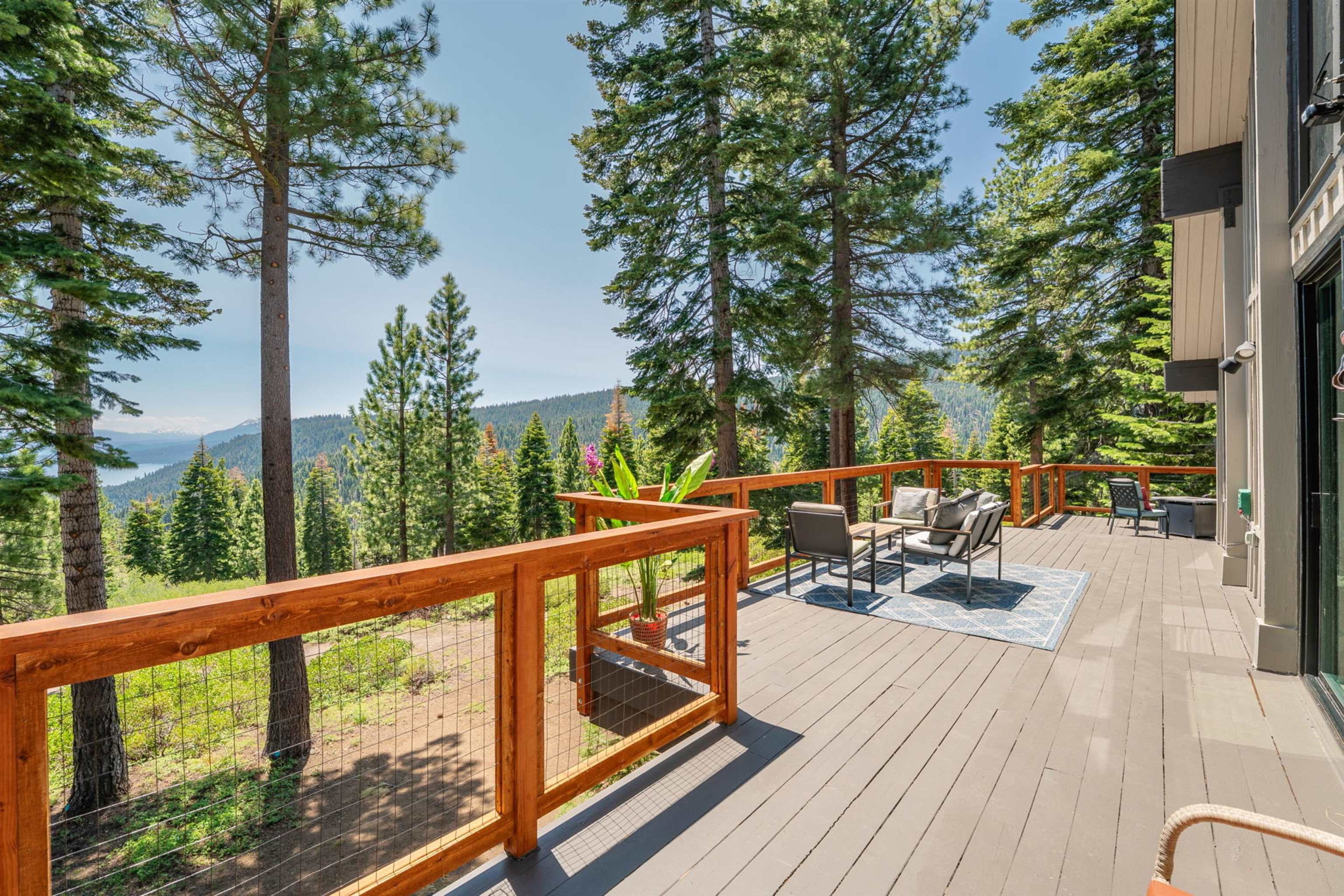 2035 Porter Way