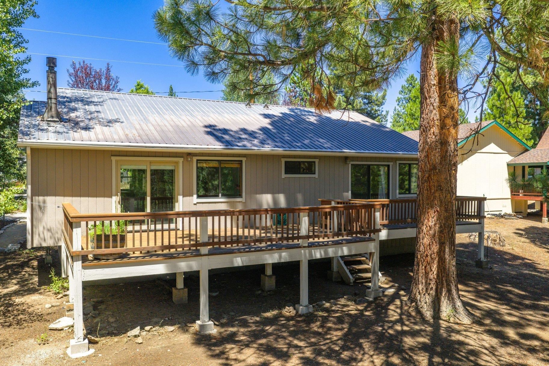 15955 Rolands Way