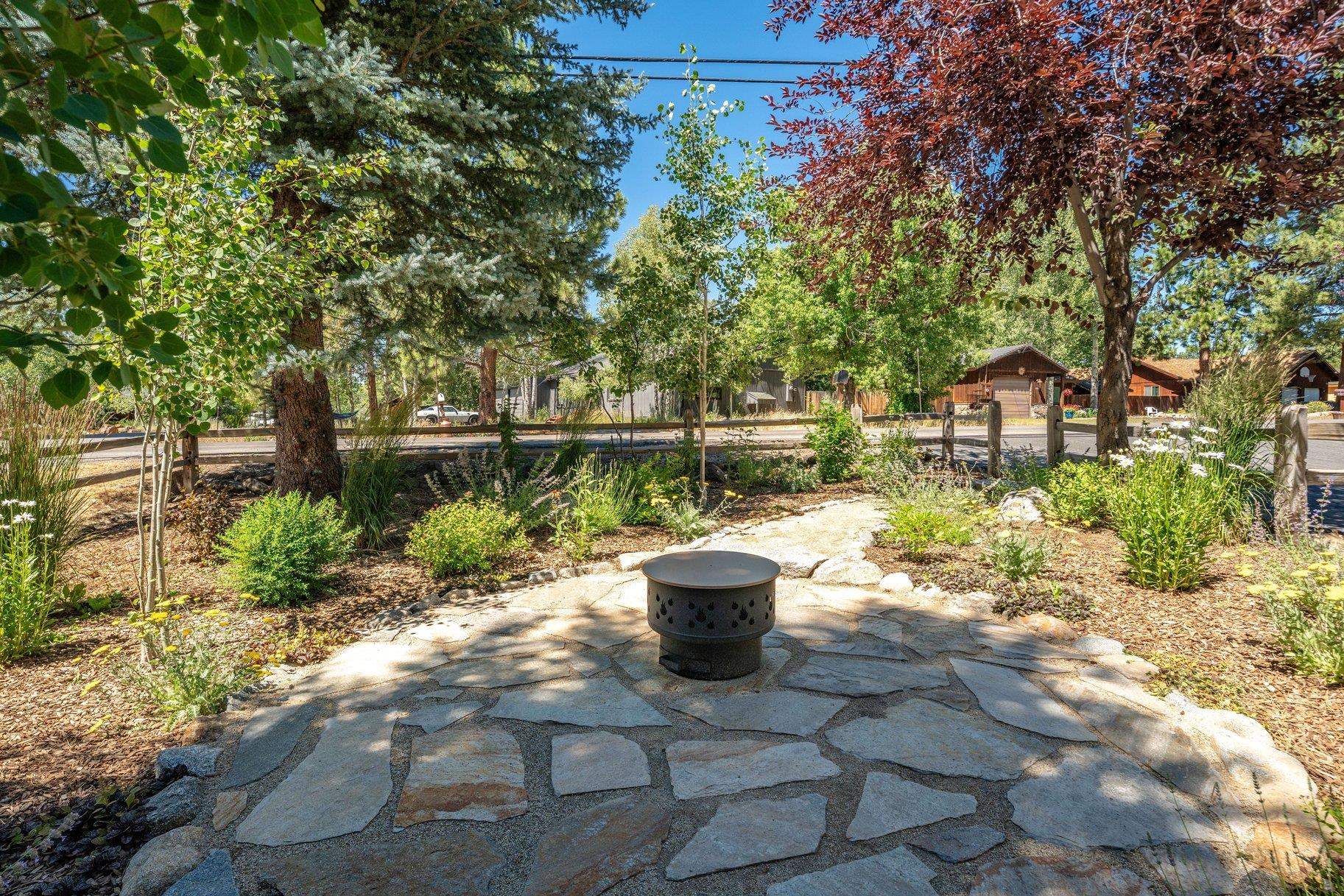 15955 Rolands Way