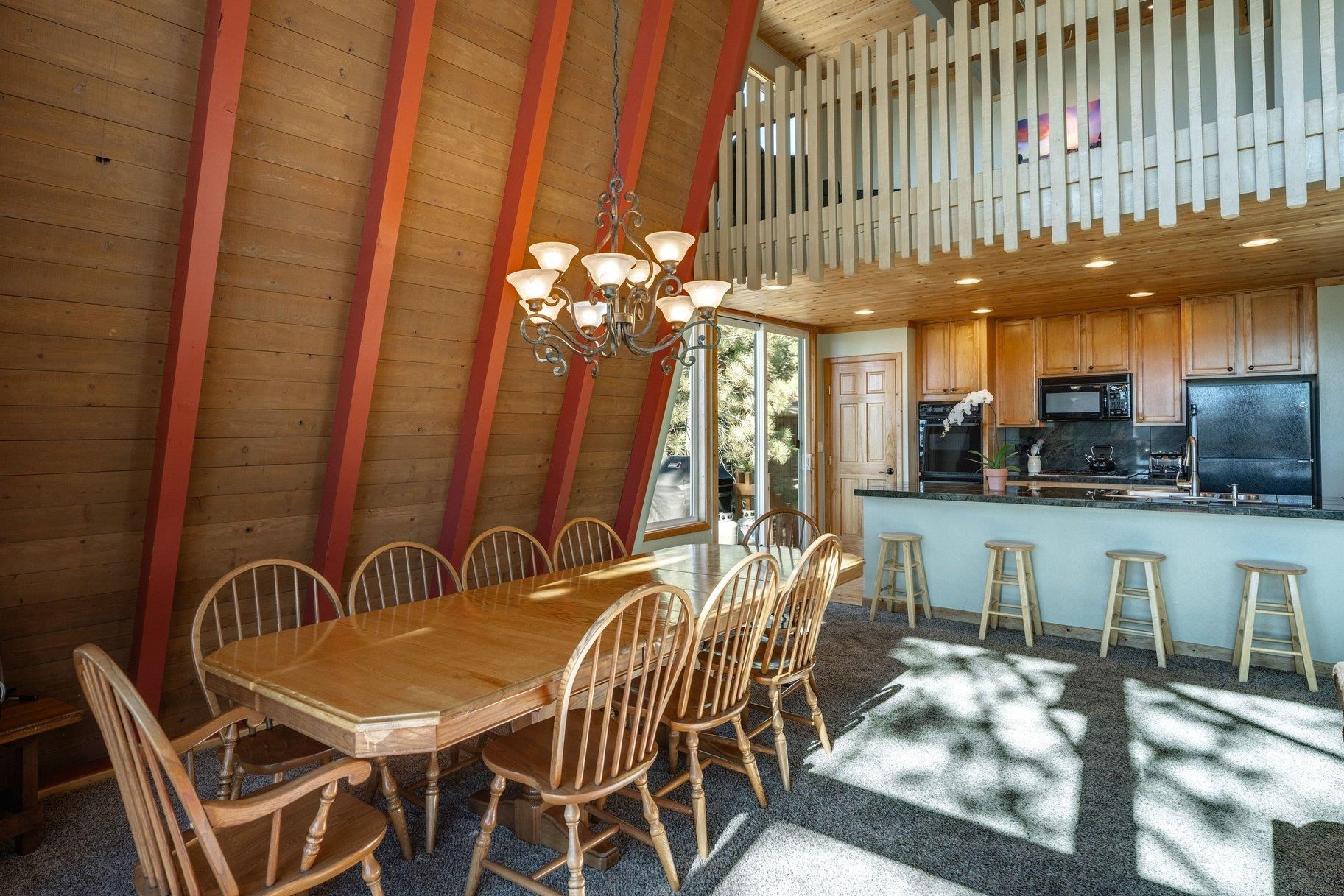 305 Edgecliff Way