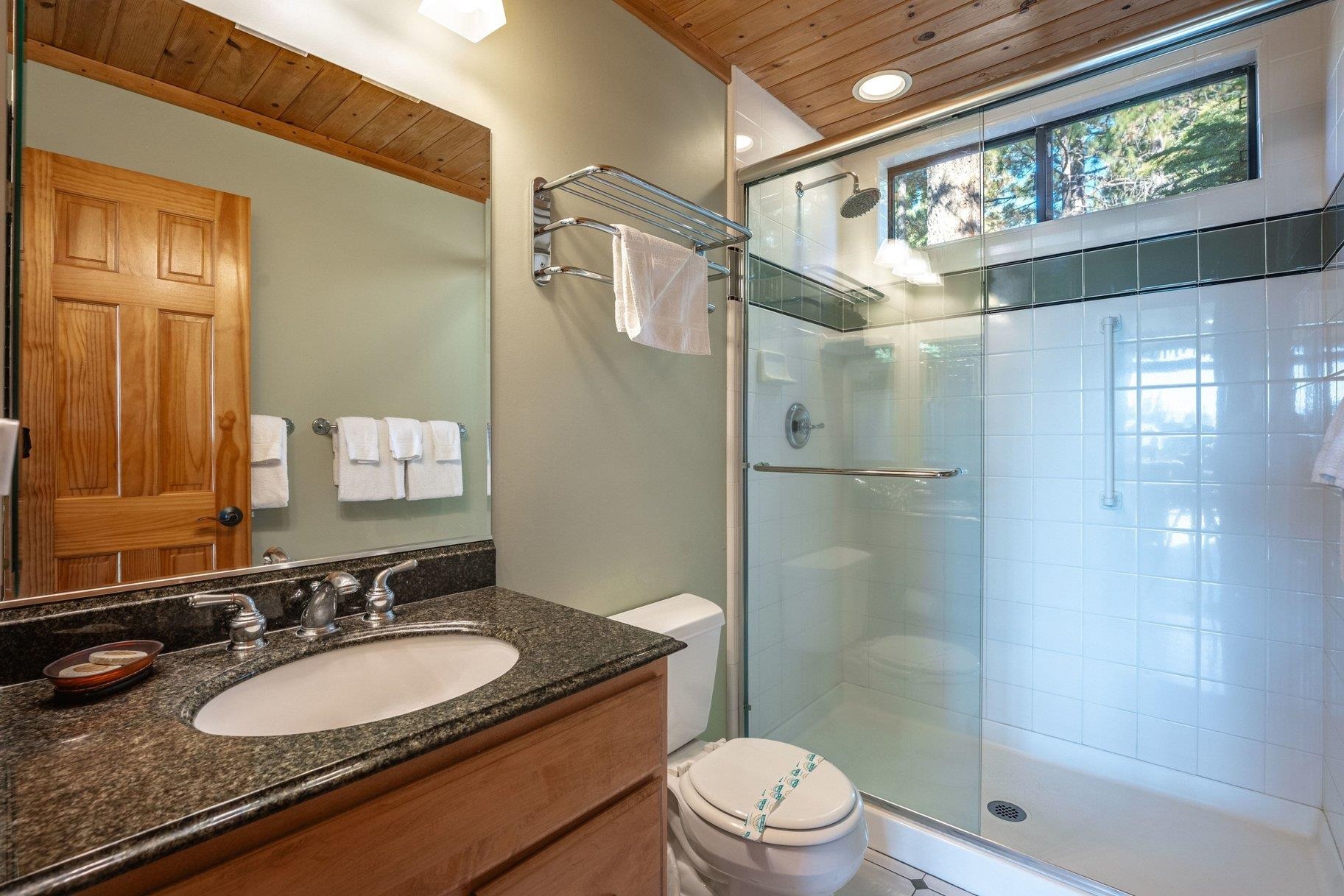 305 Edgecliff Way