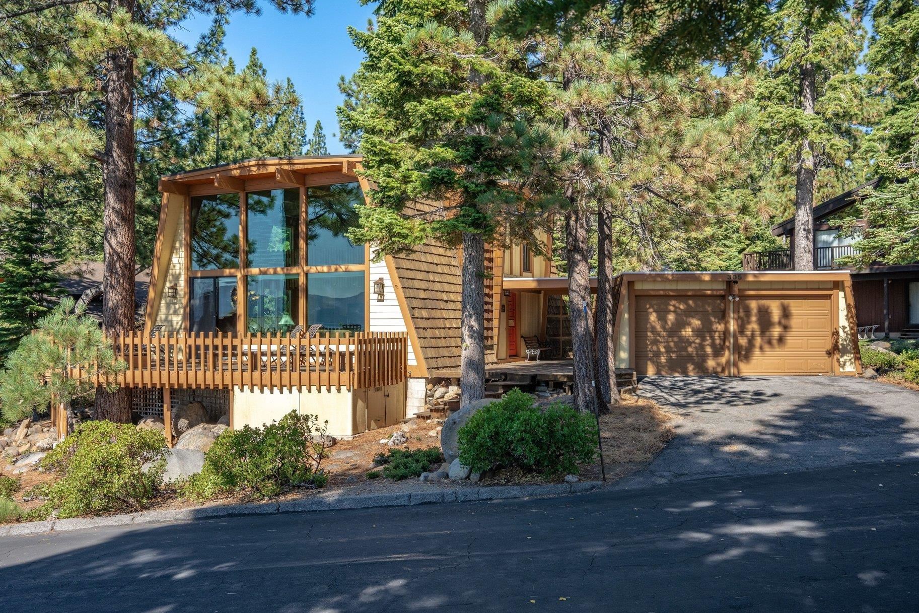 305 Edgecliff Way