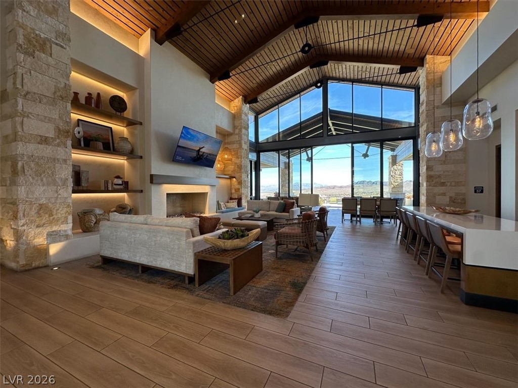 58 Lake Bluff Court