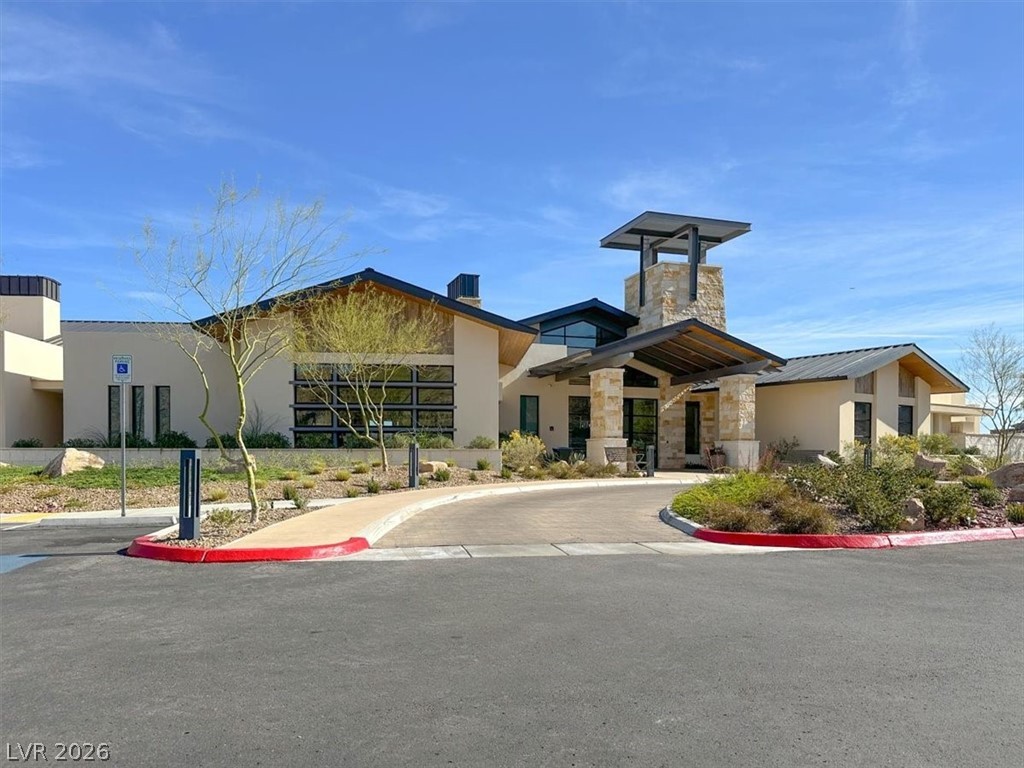 58 Lake Bluff Court