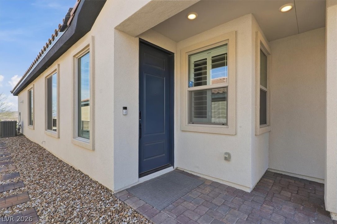 58 Lake Bluff Court