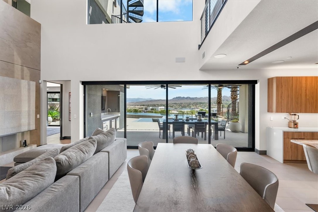 12 Falling Canyon Court