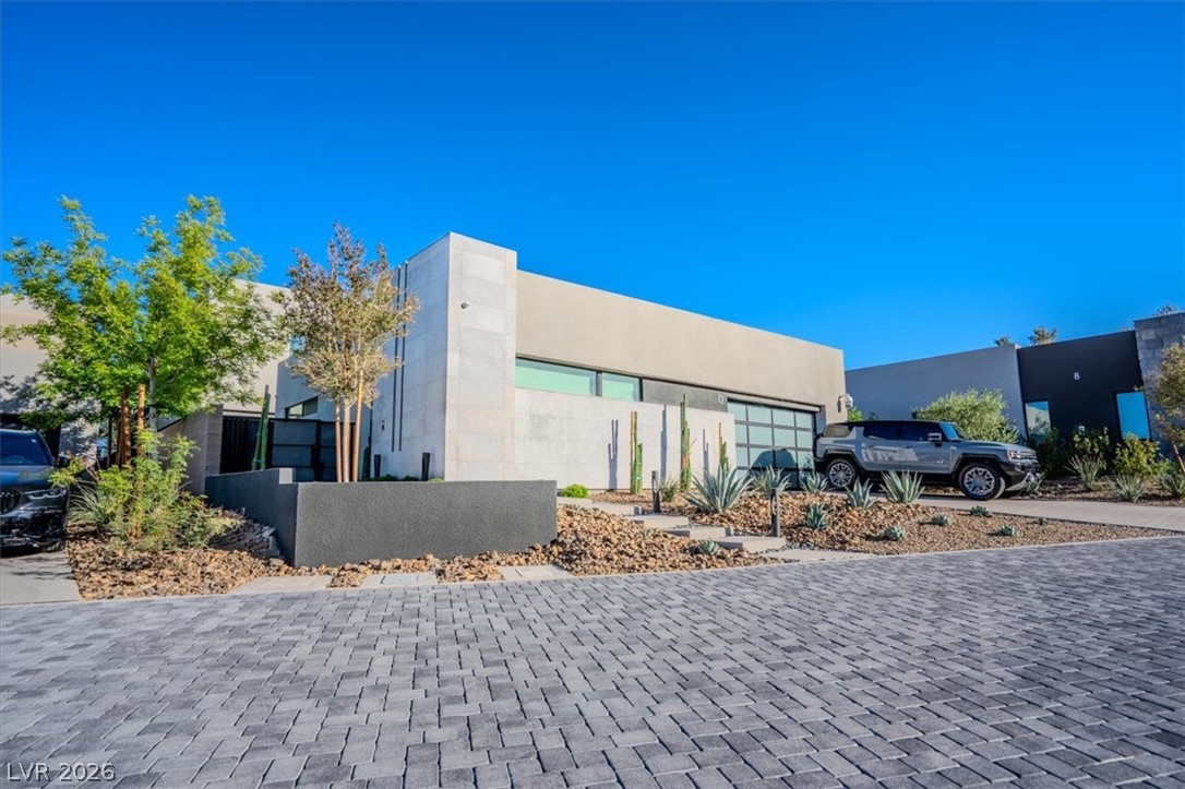 12 Falling Canyon Court