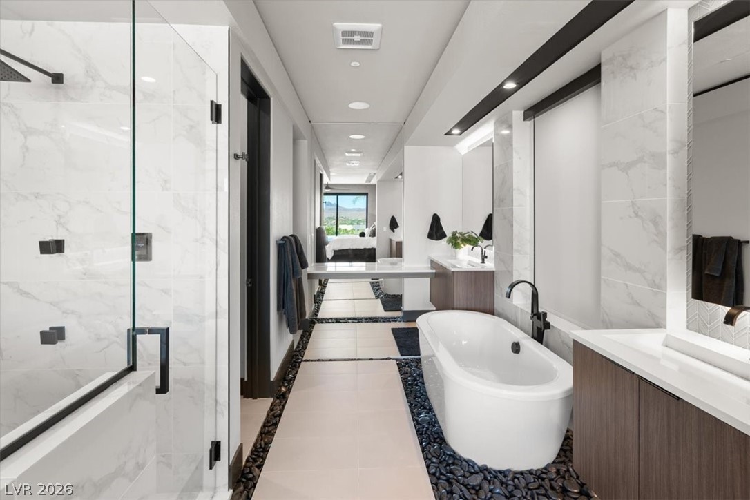 12 Falling Canyon Court