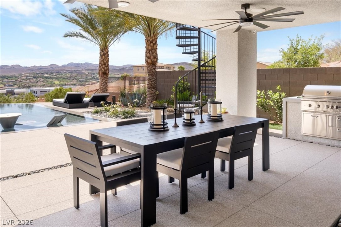 12 Falling Canyon Court