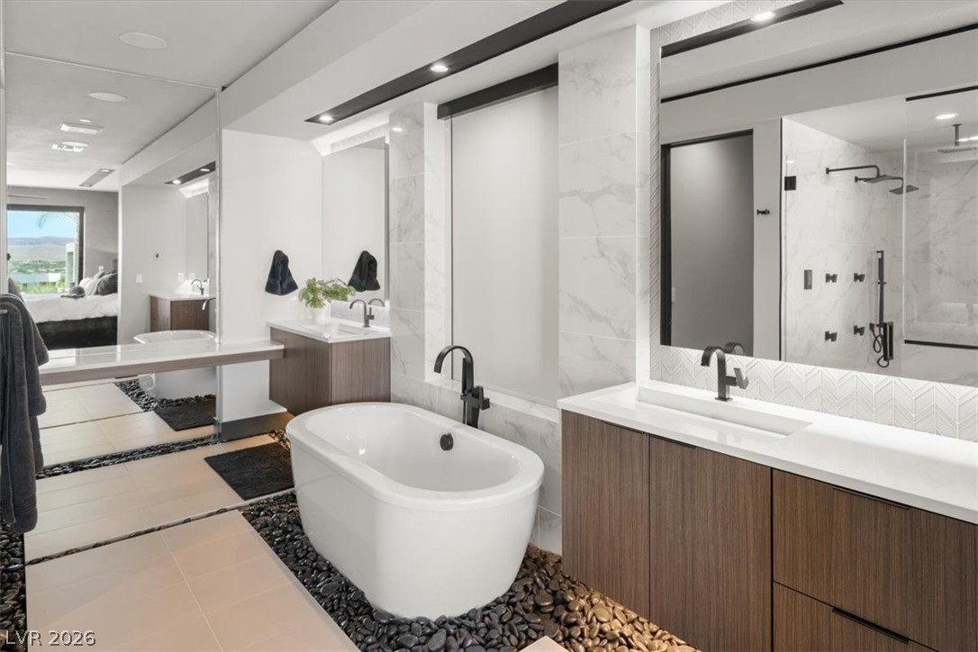 12 Falling Canyon Court