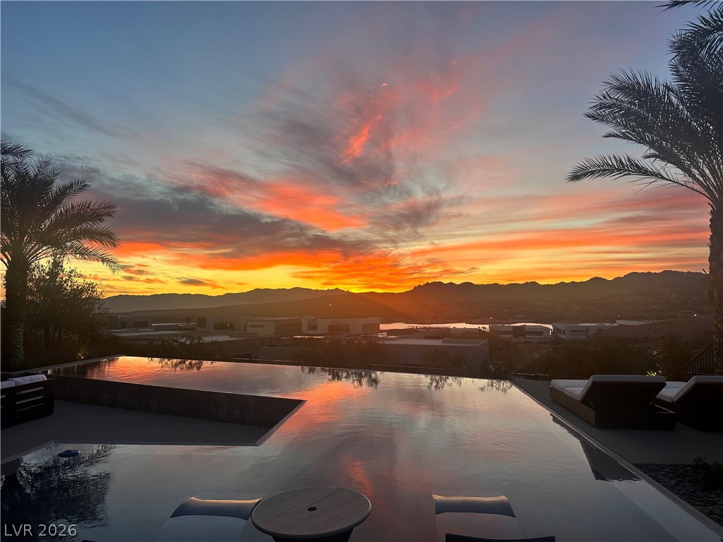 12 Falling Canyon Court