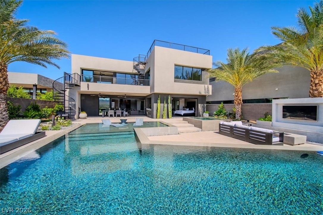 12 Falling Canyon Court