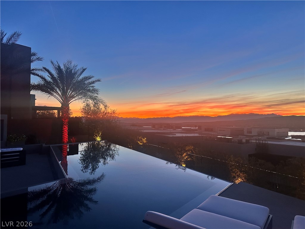 12 Falling Canyon Court