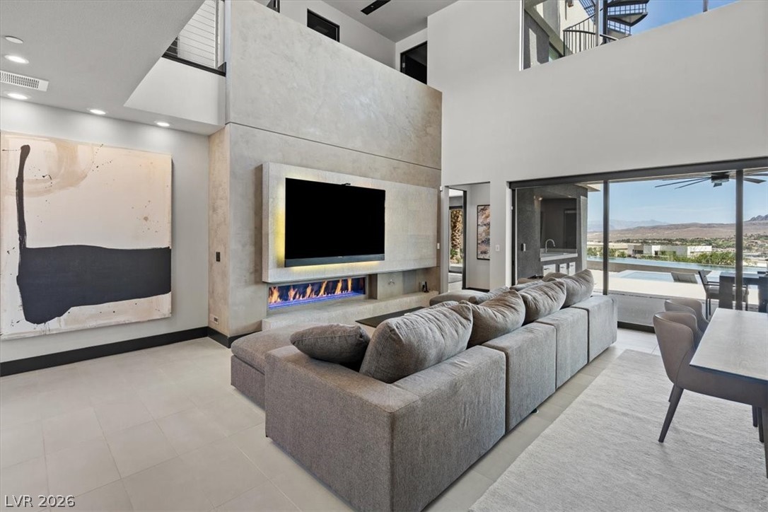 12 Falling Canyon Court