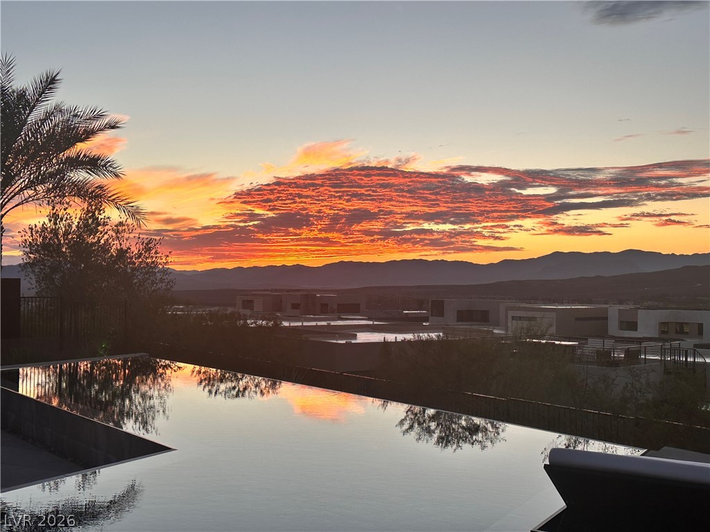 12 Falling Canyon Court