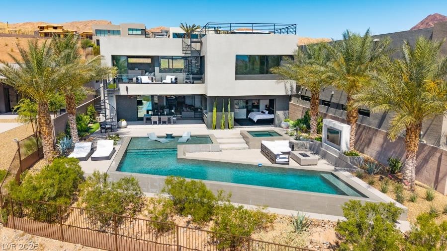 12 Falling Canyon Court