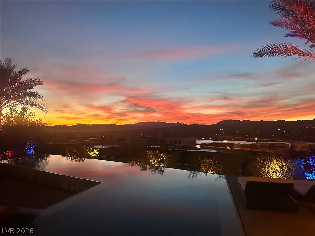 12 Falling Canyon Court