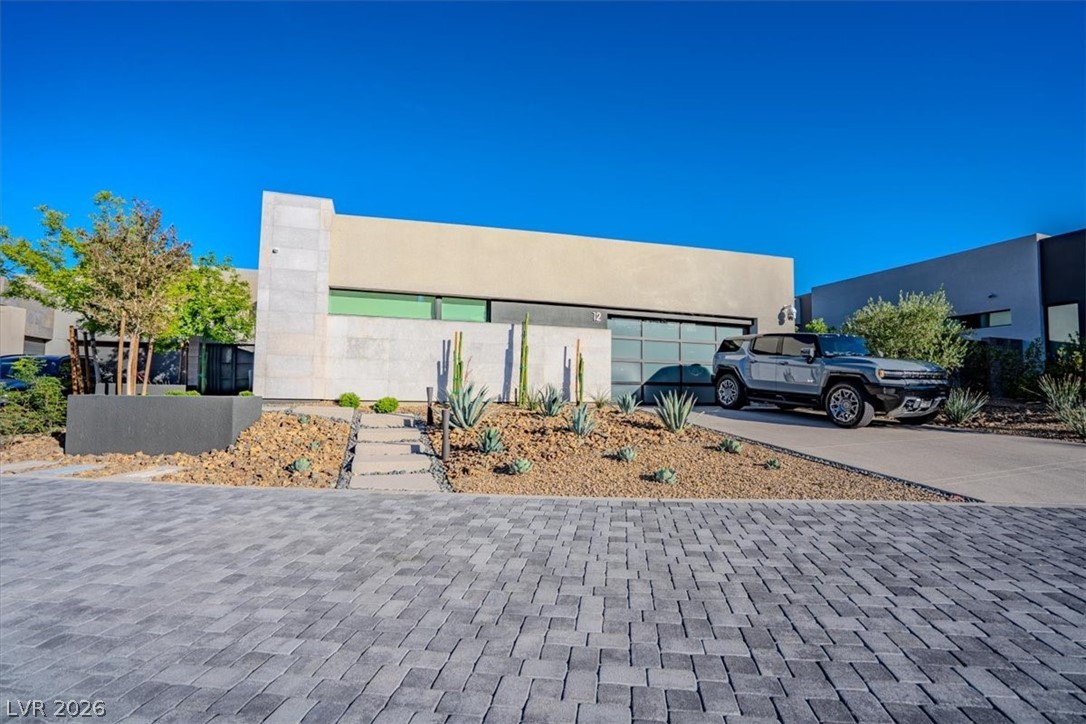 12 Falling Canyon Court