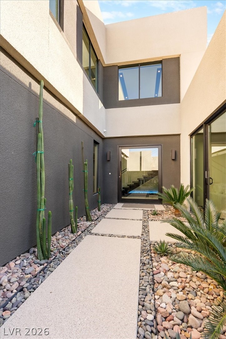 12 Falling Canyon Court