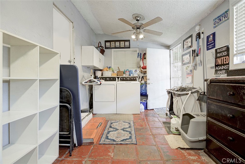 13158 Carl Street