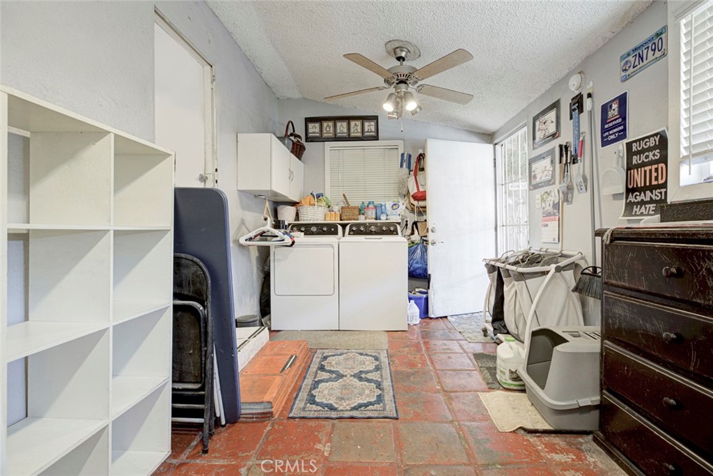 13158 Carl Street