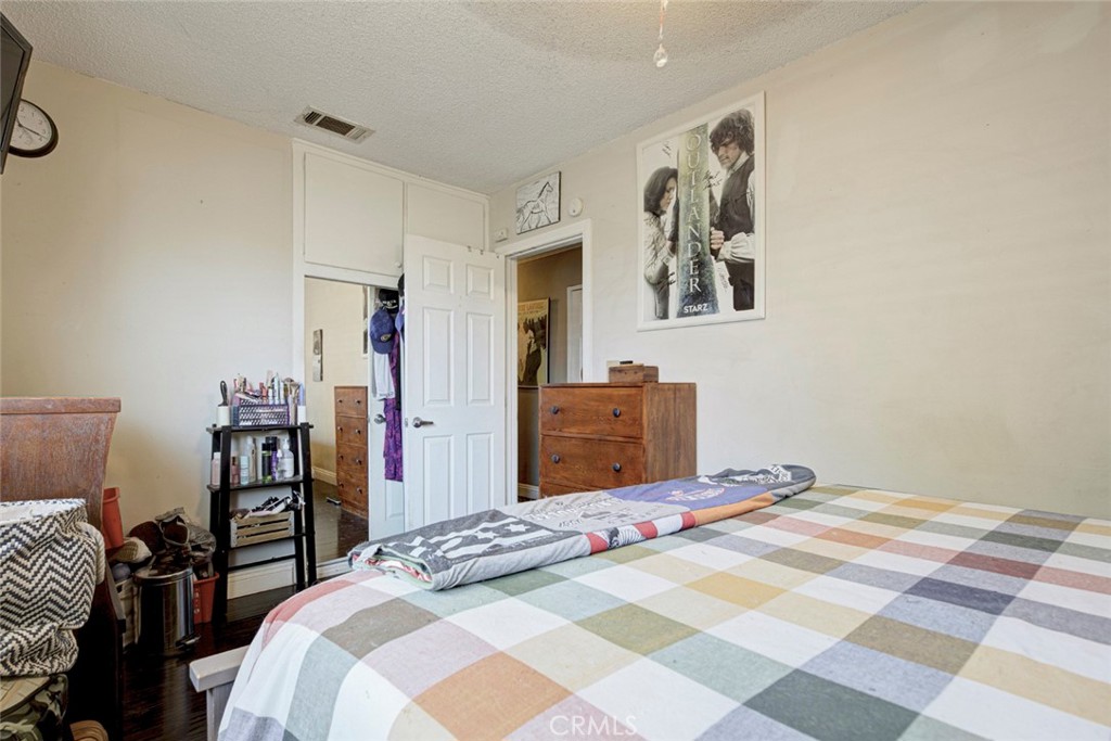 13158 Carl Street
