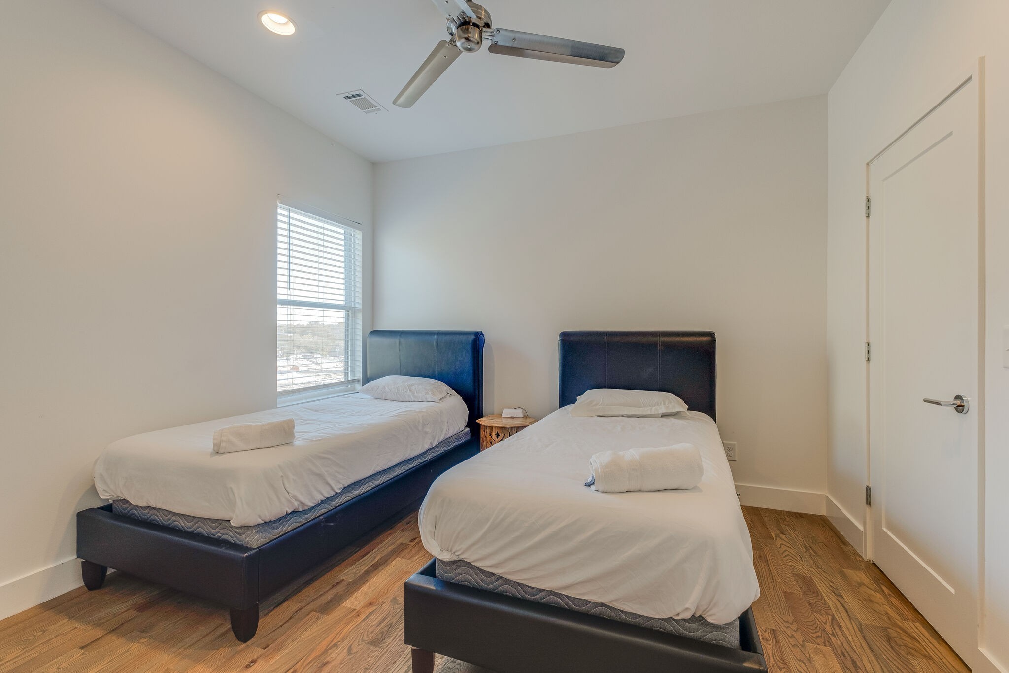 119 Elmhurst Ave Unit: B