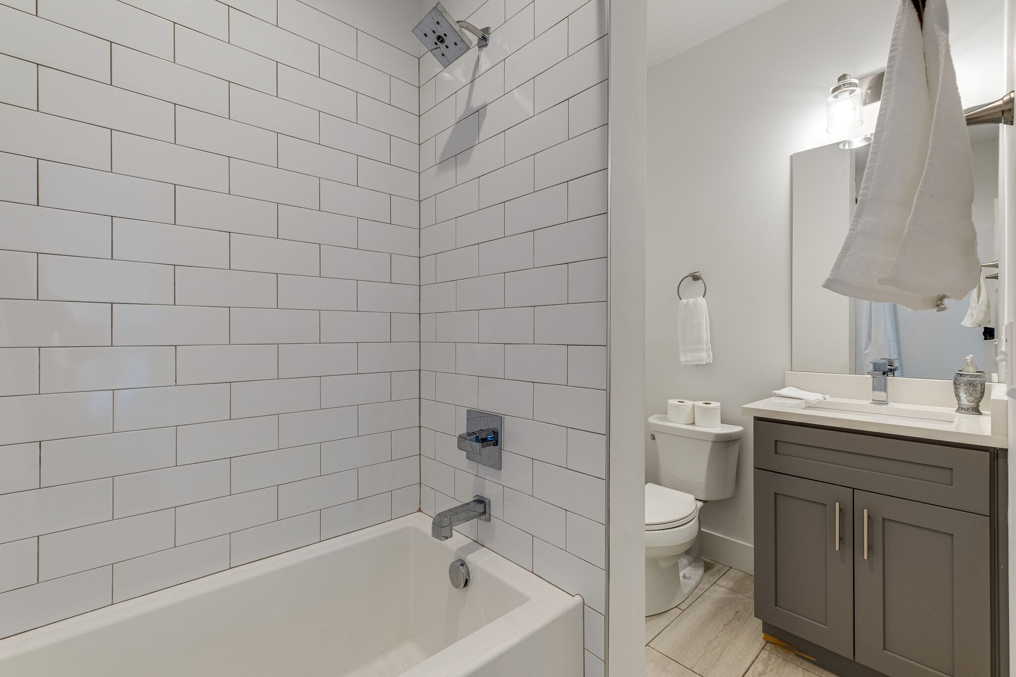 119 Elmhurst Ave Unit: B