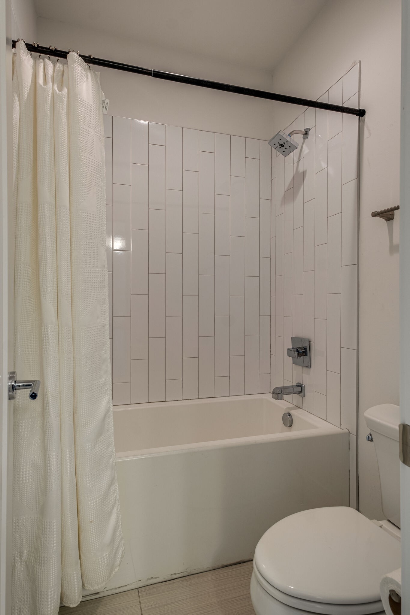 119 Elmhurst Ave Unit: B