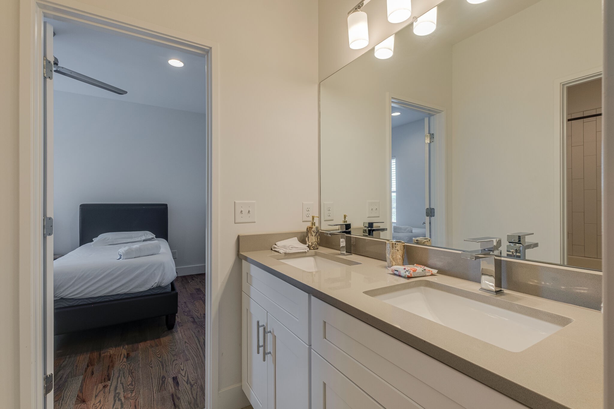 119 Elmhurst Ave Unit: B
