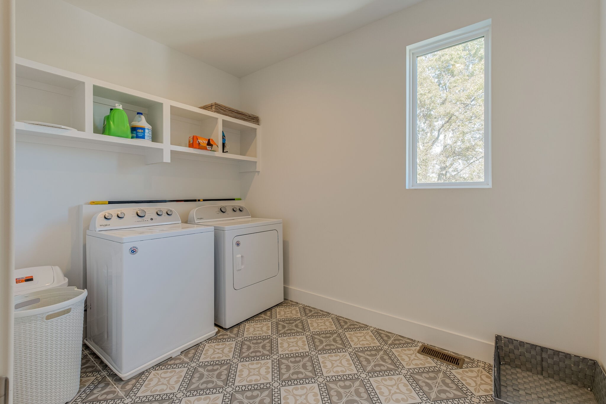 119 Elmhurst Ave Unit: B