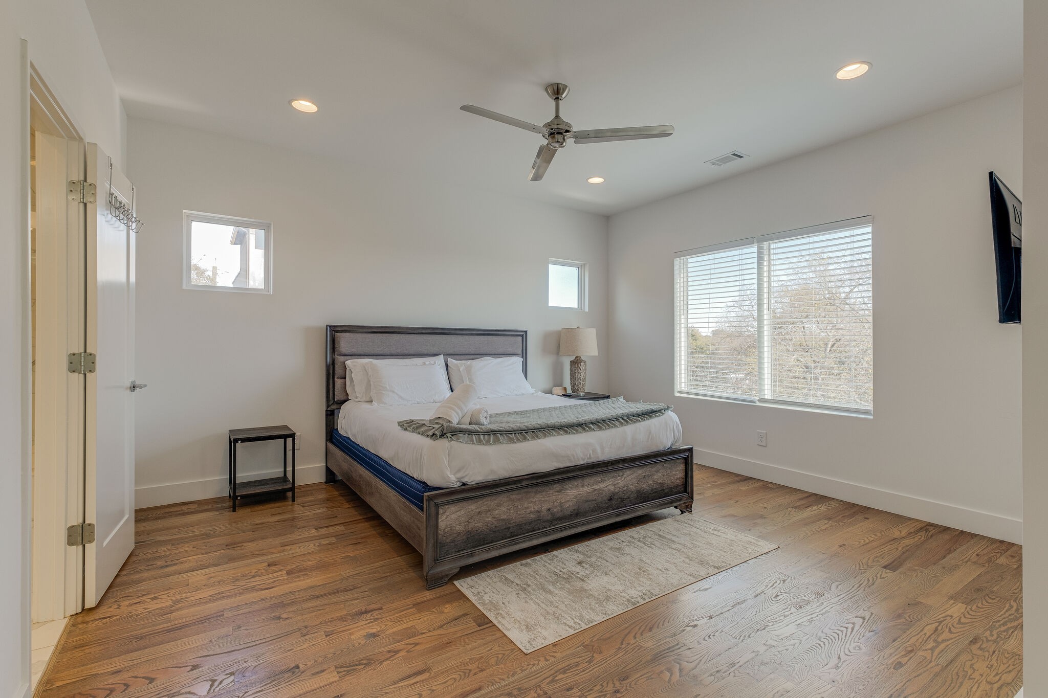 119 Elmhurst Ave Unit: B