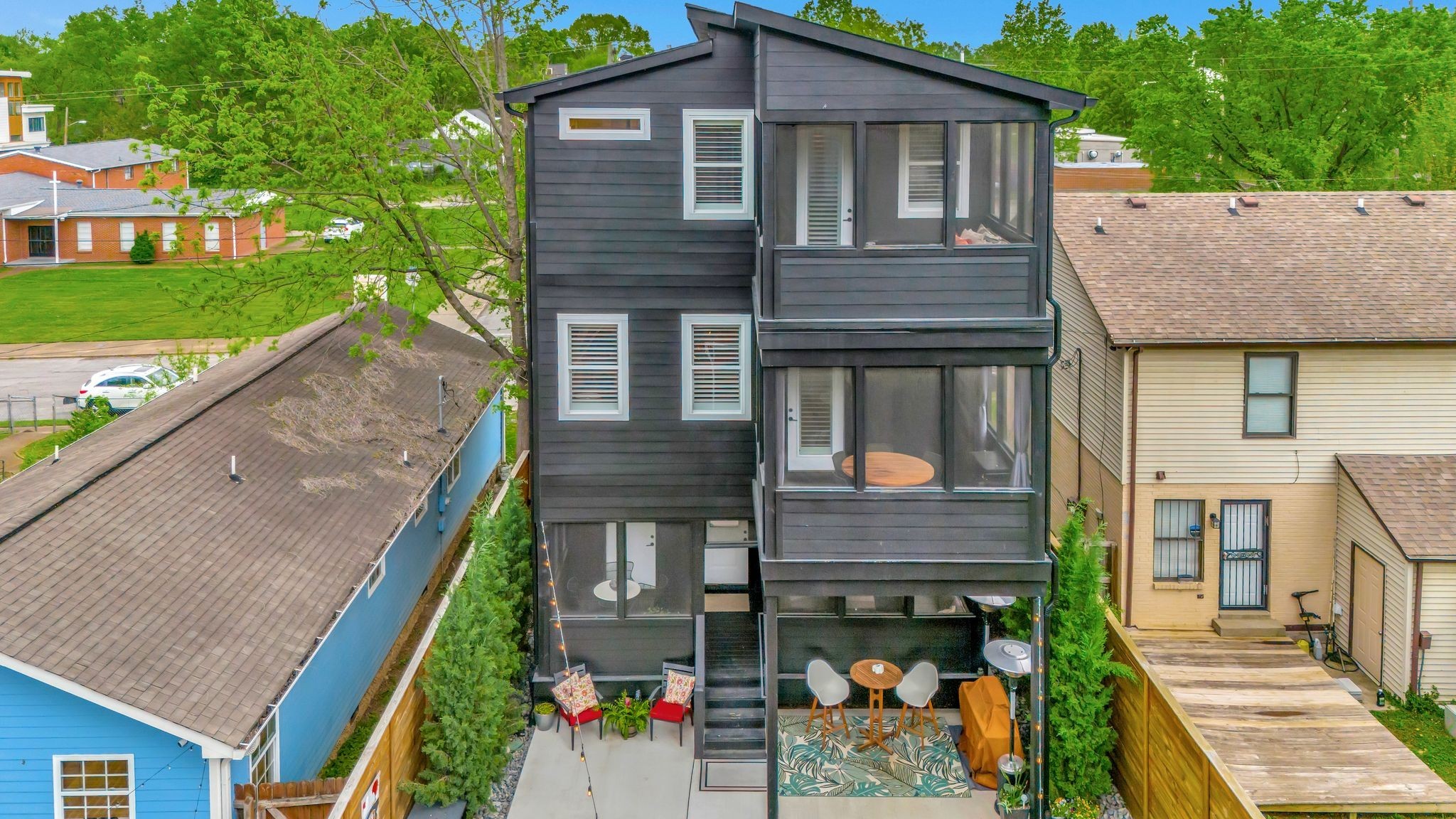 216 Berry St