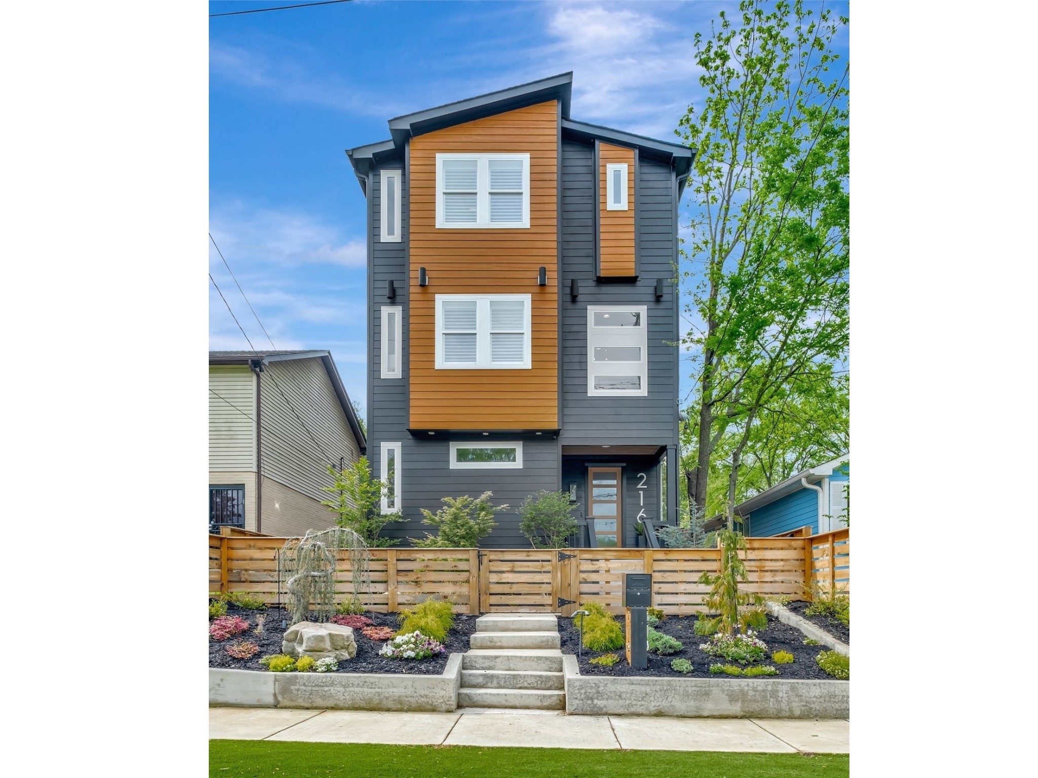 216 Berry St