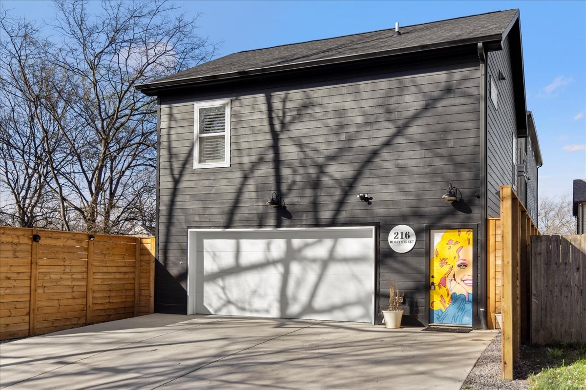 216 Berry St